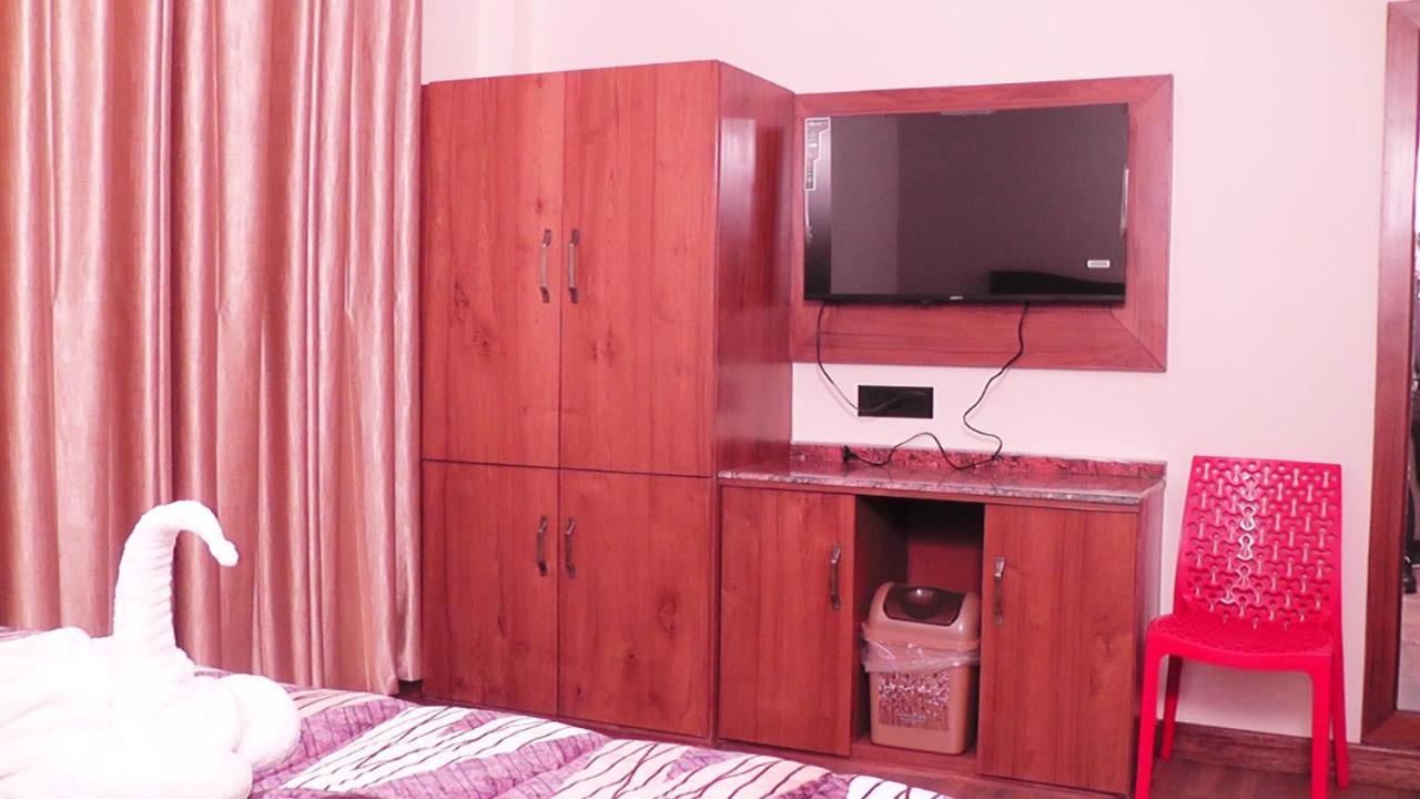 שימלה Hotel Jakhu Heights מראה חיצוני תמונה
