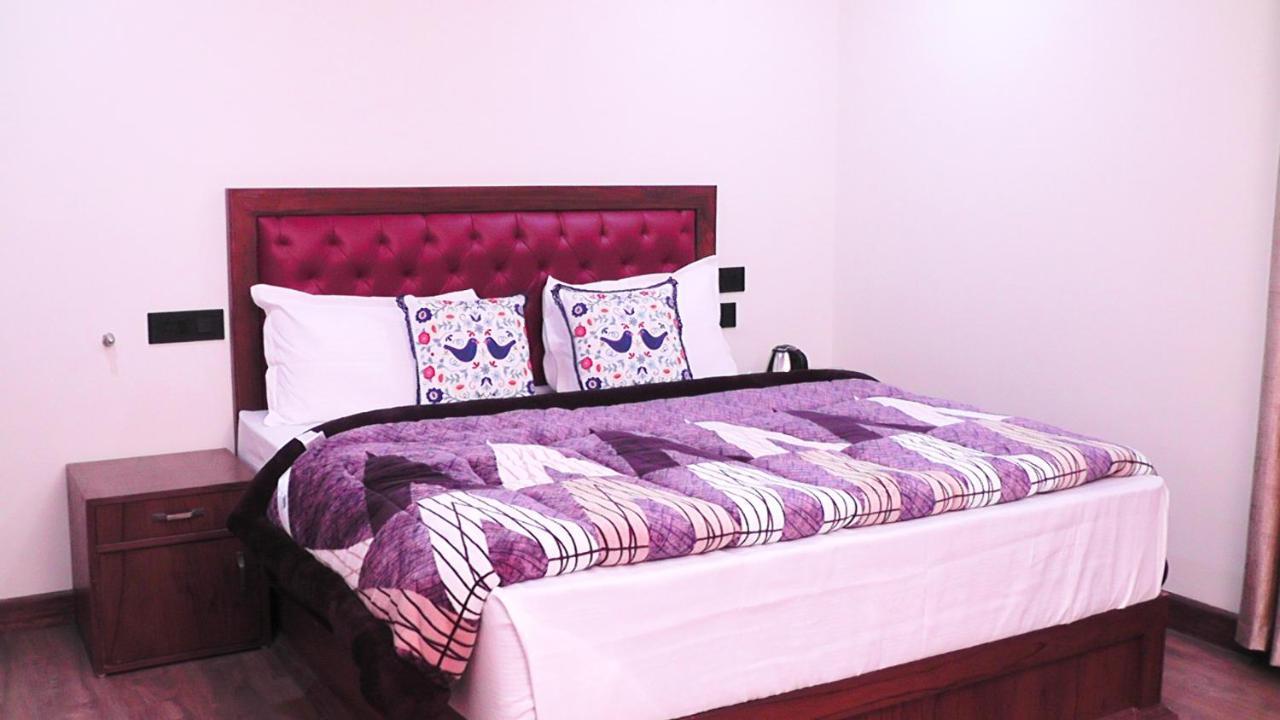 שימלה Hotel Jakhu Heights מראה חיצוני תמונה