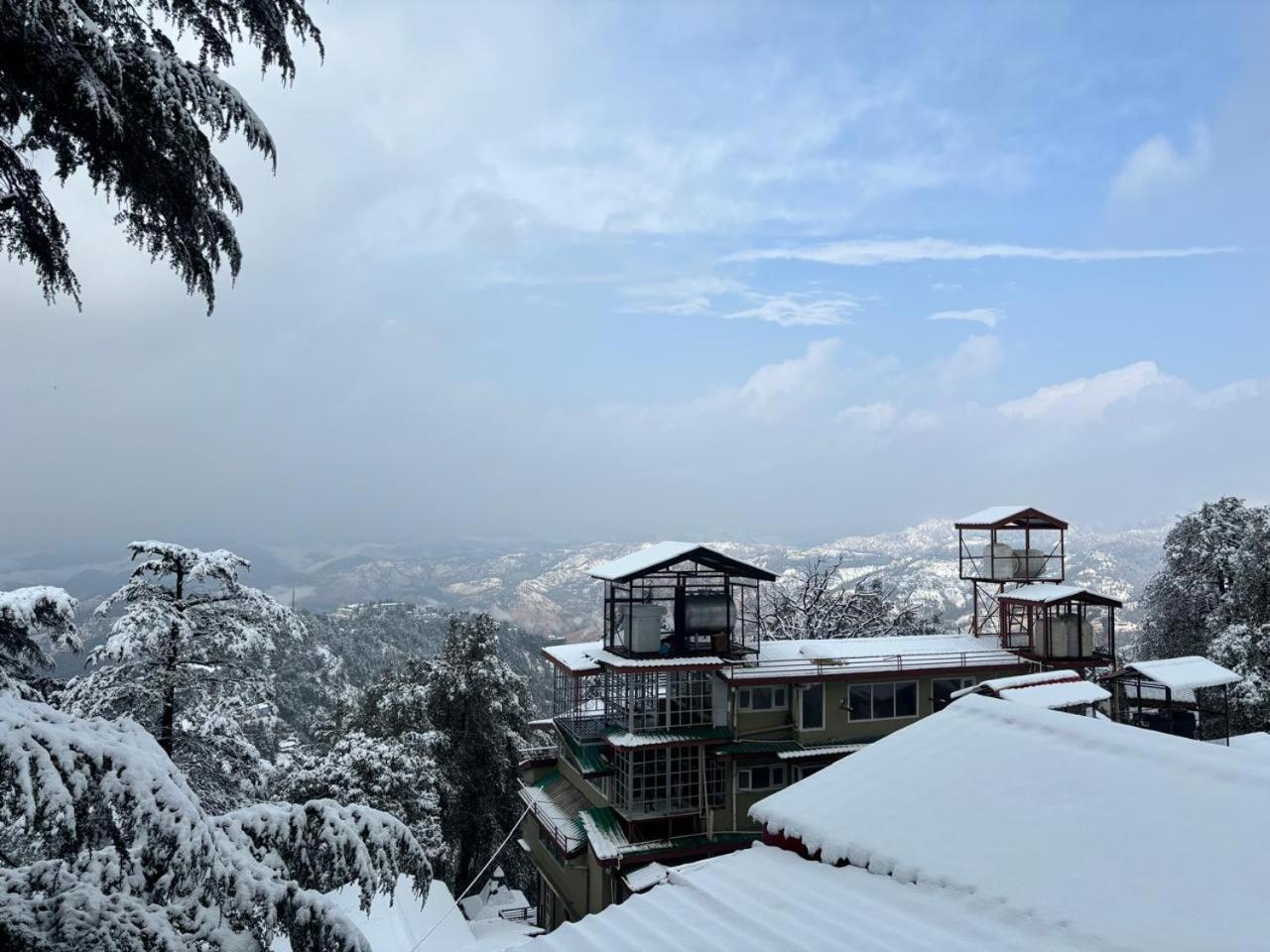 שימלה Hotel Jakhu Heights מראה חיצוני תמונה
